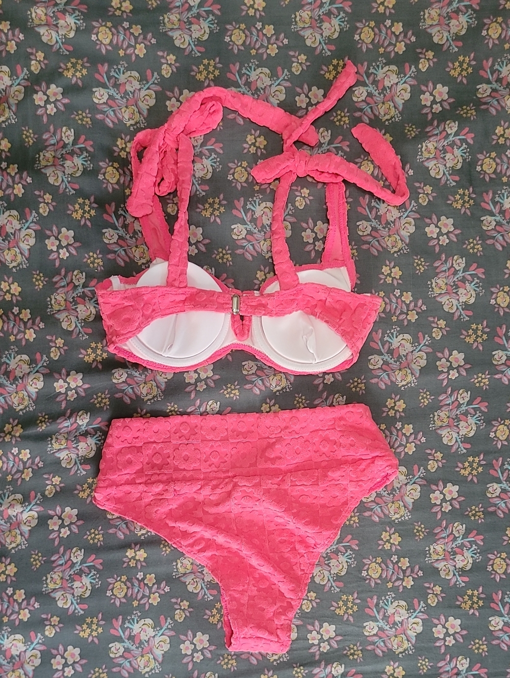 Swimsuit - Picture 2 of 3